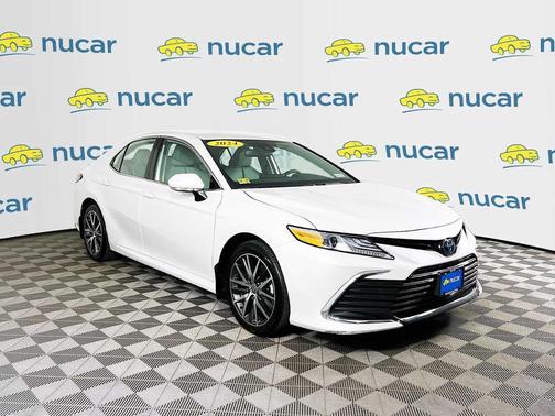 2024 Toyota Camry Hybrid XLE