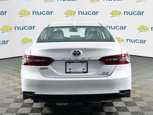 2024 Toyota Camry Hybrid XLE