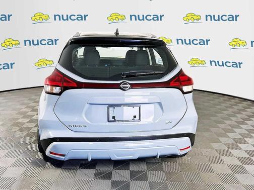 Gray/Super Black 2024 Nissan Kicks SV