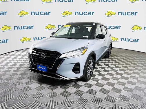 Gray/Super Black 2024 Nissan Kicks SV