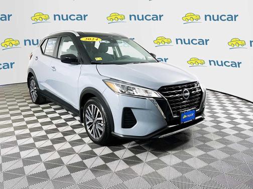 Gray/Super Black 2024 Nissan Kicks SV