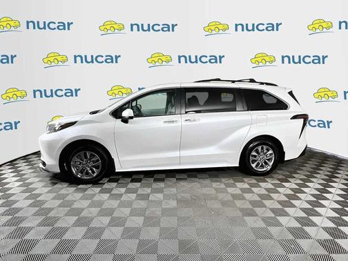 Wind Chill Pearl 2026 Toyota Sienna XLE