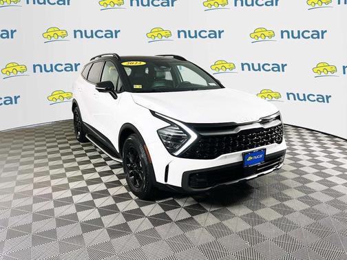 Glacier White Pearl/Ebony Black Roof 2023 Kia Sportage S
