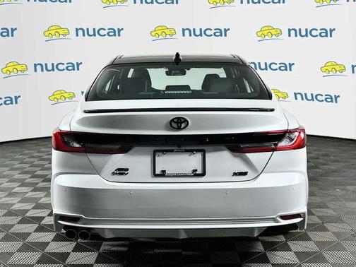 Wind Chill Pearl w/Midnight Black Metallic Roof 2026 Toyota Camry XSE