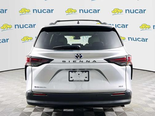2025 Toyota Sienna XLE
