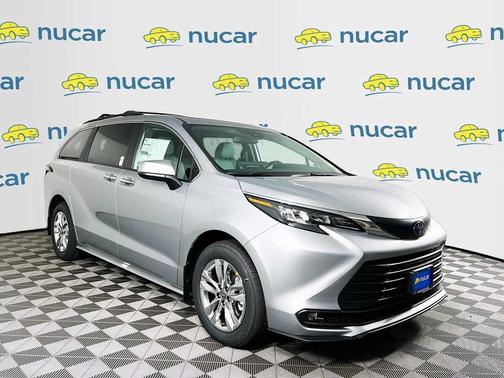 2025 Toyota Sienna XLE