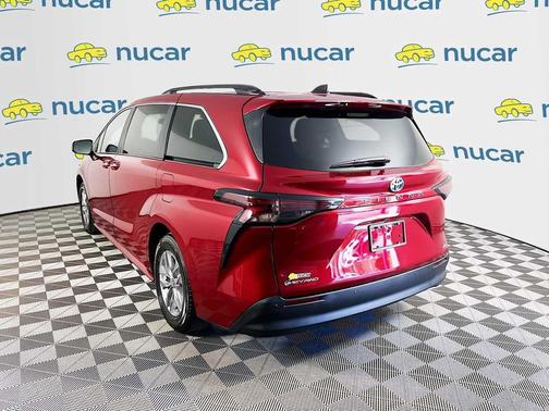 Ruby Flare Pearl 2025 Toyota Sienna XLE