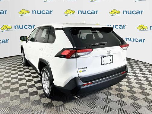 Ice Cap 2024 Toyota RAV4 LE