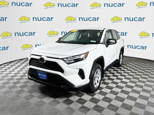 Ice Cap 2024 Toyota RAV4 LE