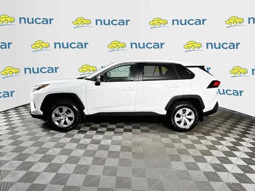 Ice Cap 2024 Toyota RAV4 LE