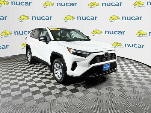 Ice Cap 2024 Toyota RAV4 LE