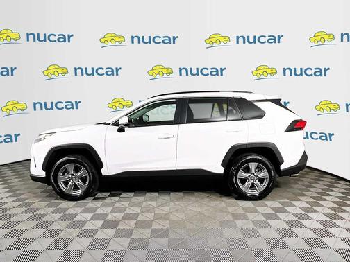 Ice Cap 2025 Toyota RAV4 XLE