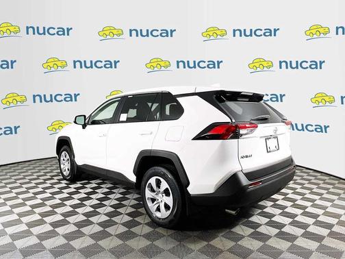 2025 Toyota RAV4 LE