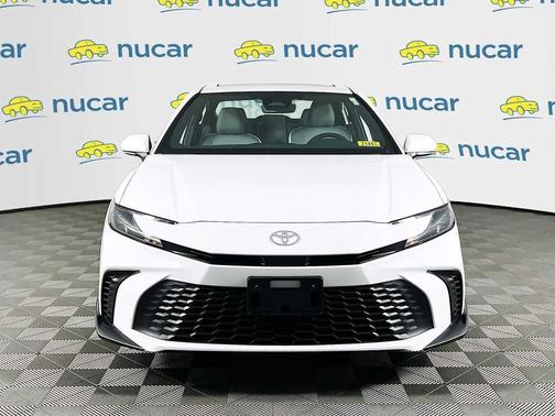 Ice Cap 2026 Toyota Camry SE