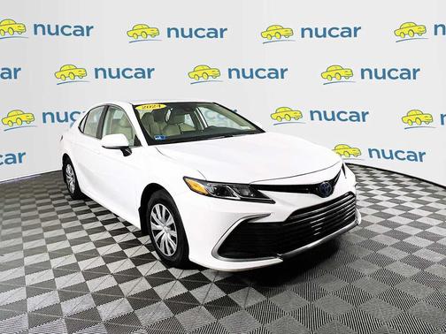 2024 Toyota Camry Hybrid LE