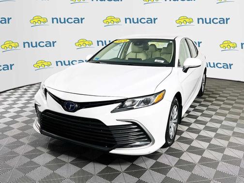 2024 Toyota Camry Hybrid LE