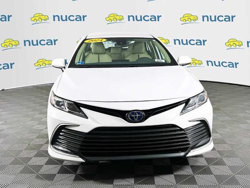 2024 Toyota Camry Hybrid LE