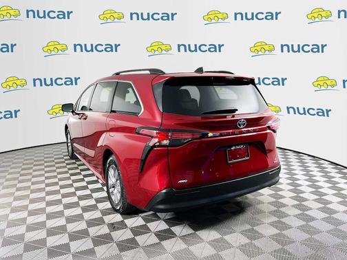 2022 Toyota Sienna XLE