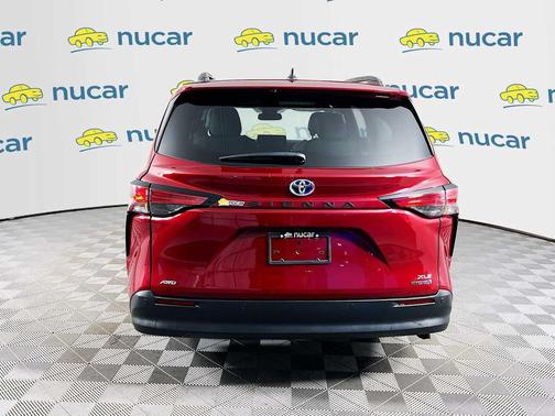 2022 Toyota Sienna XLE
