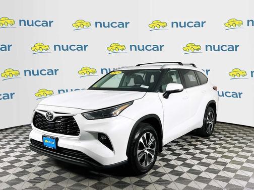 Wind Chill Pearl 2023 Toyota Highlander XLE