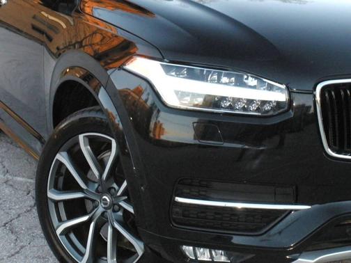 2018 Volvo XC90 T6 Momentum