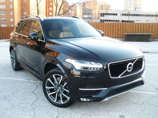 2018 Volvo XC90 T6 Momentum