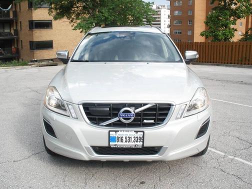 Seashell Metallic 2011 Volvo XC60 T6 R-Design