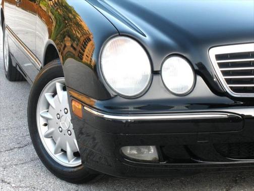 2001 Mercedes-Benz E-Class E 320 4dr Sedan
