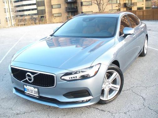 2018 Volvo S90 T5 Momentum