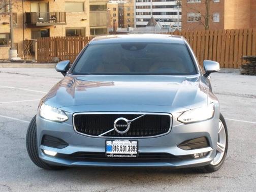 2018 Volvo S90 T5 Momentum