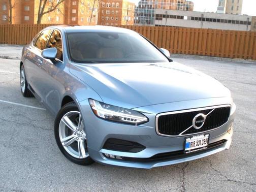 2018 Volvo S90 T5 Momentum