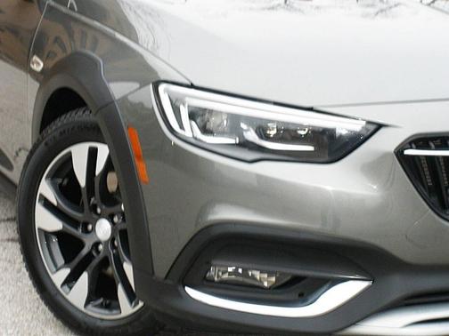 2019 Buick Regal TourX AWD Essence