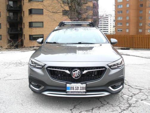 2019 Buick Regal TourX AWD Essence