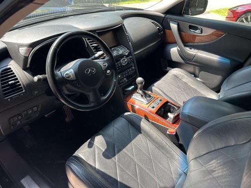 2015 INFINITI QX70 Base
