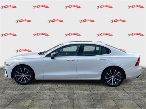 2022 Volvo S60 T5 Momentum