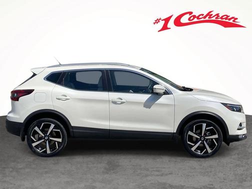 Pearl White Tricoat 2022 Nissan Rogue Sport SL