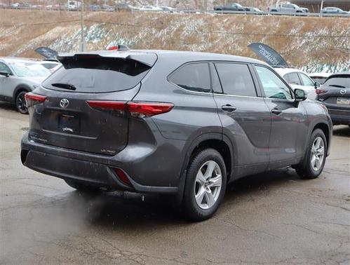2022 Toyota Highlander LE