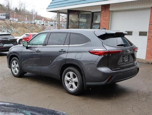 2022 Toyota Highlander LE