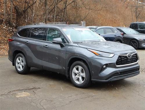 2022 Toyota Highlander LE