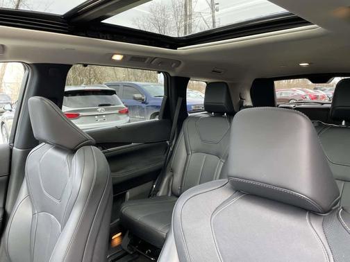 2025 INFINITI QX60 SENSORY