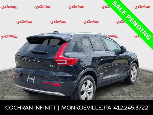 2021 Volvo XC40 T5 Momentum