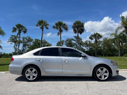 Reflex Silver Metallic 2012 Volkswagen Passat 2.5 SE