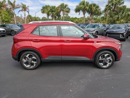 2024 Hyundai VENUE Limited