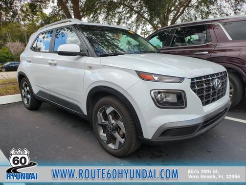 2022 Hyundai VENUE SEL