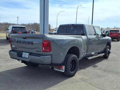 2026 RAM 3500 Laramie Crew Cab 4x4 8' Box