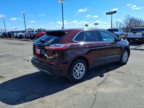 Burgundy Velvet Metallic Tinted Clearcoat 2021 Ford Edge SEL
