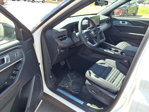 Star White Metallic Tri-Coat 2026 Ford Explorer ST-Line