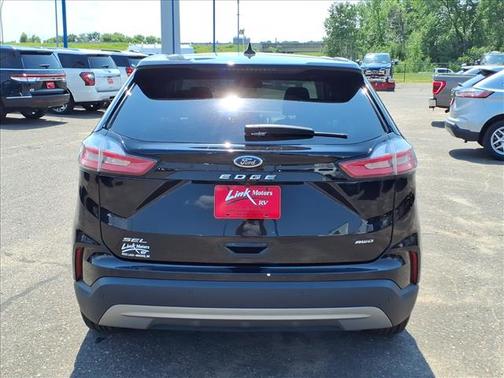 Agate Black Metallic 2024 Ford Edge SEL
