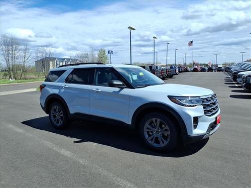 Space White Metallic 2026 Ford Explorer Active