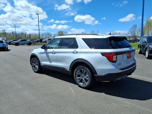 Space White Metallic 2026 Ford Explorer Active